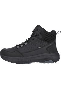 Svart vattentät vandringsskor med texturerat syntetiskt ovandel, förstärkt häl, nylon snören och en robust gummisula för grepp.