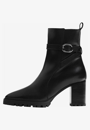 Ankle boot