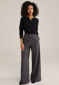 WE Fashion Vesta na kopčanje - black