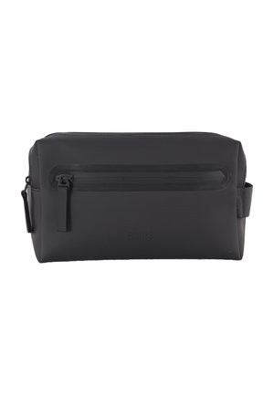 Trousse de toilette rectangulaire noire avec une poche avant zippée, une poignée latérale et une finition mate lisse.