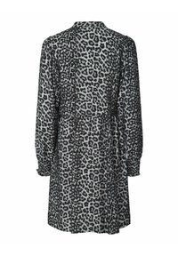 Hameuleopardi kuvioitu harmaasta ja mustasta kankaasta, pitkät hihat joustavilla resoreilla ja kerätty vyötäröyksityiskohta. Takakanvaanäkymä esillä.