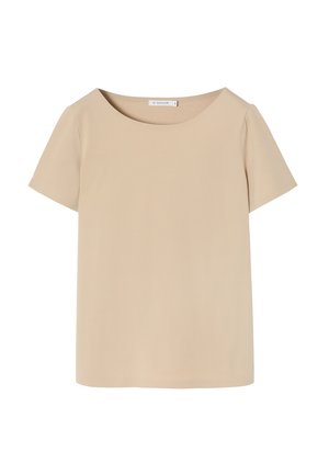 Beige kortærmet top med rund halsudskæring, der har et glat, let materiale og en afslappet pasform. Ingen mønstre eller accenter.