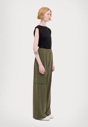 LEONIDA - Trousers - kakao