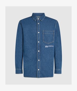 Modra jeans srajca z dolgimi rokavi, gumbi in žepom na prsih ter logotipom "KARL LAGERFELD JEANS" na desni sprednji strani.