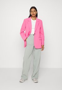 Modström GALE PANTS - Calças - sage
