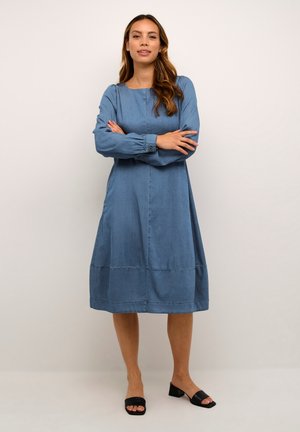 CUARPA ANTOINETT - Robe en jean - dark blue wash