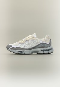 Niewybrane, cream/white