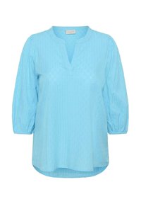 Blouse à manches longues bleu clair avec un col fendu, un motif texturé subtil et des manches légèrement bouffantes se terminant par des poignets élastiques.