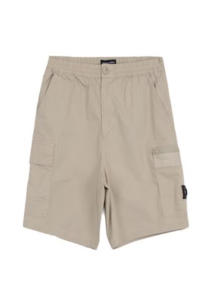 Short cargo beige avec taille élastique, fermeture par bouton, poches latérales, et poches cargo zippées et à rabat sur les cuisses.