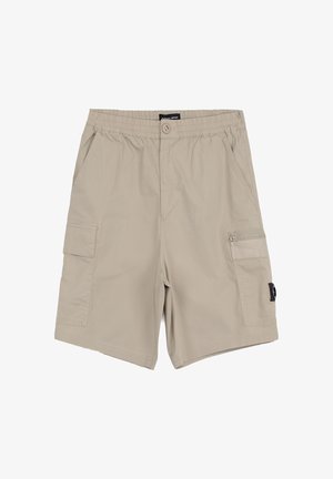 Beige cargoshorts met elastische tailleband, knoopsluiting, zijzakken en cargozakken met rits en klep op de dijen.