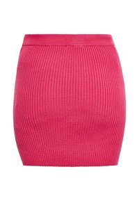 Fustă ajustată, cu talie înaltă, din material texturat în dungi, de culoare roz aprins, cu talie elastică, finisaj neted, până la genunchi. Fără închideri sau motive vizibile.