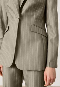 Taifun NADELSTREIFEN - Blazer - new sage gemustert