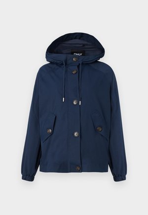 Veste bleu marine avec une capuche, des poignets élastiqués et deux poches avant. Présente une fermeture à boutons et un cordon de serrage au niveau de la capuche. Texture lisse.