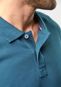 U.S. Polo Assn. BRETT LONG SLEEVE  - Pólóing - indian teal
