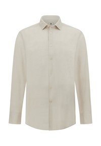 Camisa de manga larga color beige claro, hecha de una tela suave, con un cierre frontal de botones y un collar clásico, con una superficie sutilmente texturada.