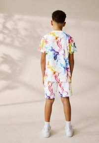 Next - REGULAR FIT - SHORT SLEEVE SET - Potiskana majica - white multi bright Miniaturna slika 1