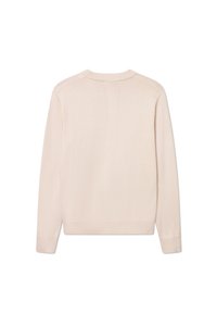 Suéter de punto beige claro con cuello redondo acanalado, mangas largas y una textura suave. Detalles de costura en los hombros. Sin patrones.