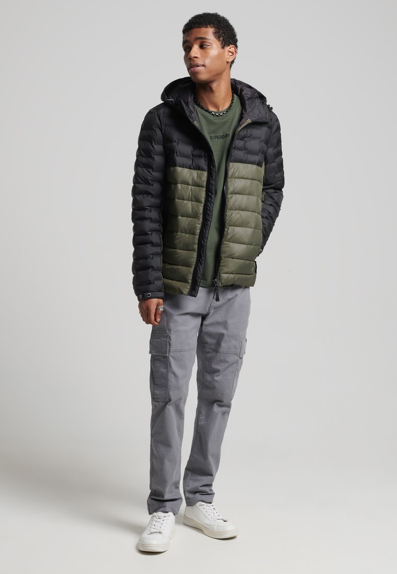 Herren Trenchcoats | Superdry Wintermantel dark moss/grün - AO50657 Herren Trenchcoats | Superdry Wintermantel dark moss/grün - AO50657