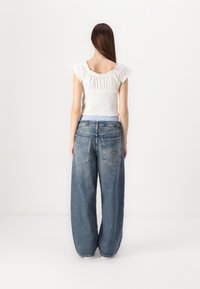 BDG Urban Outfitters JAYA BOXER WAISTBAND - Traperice opuštenog kroja - light vintage