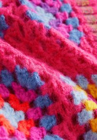Thumbnail Image 7