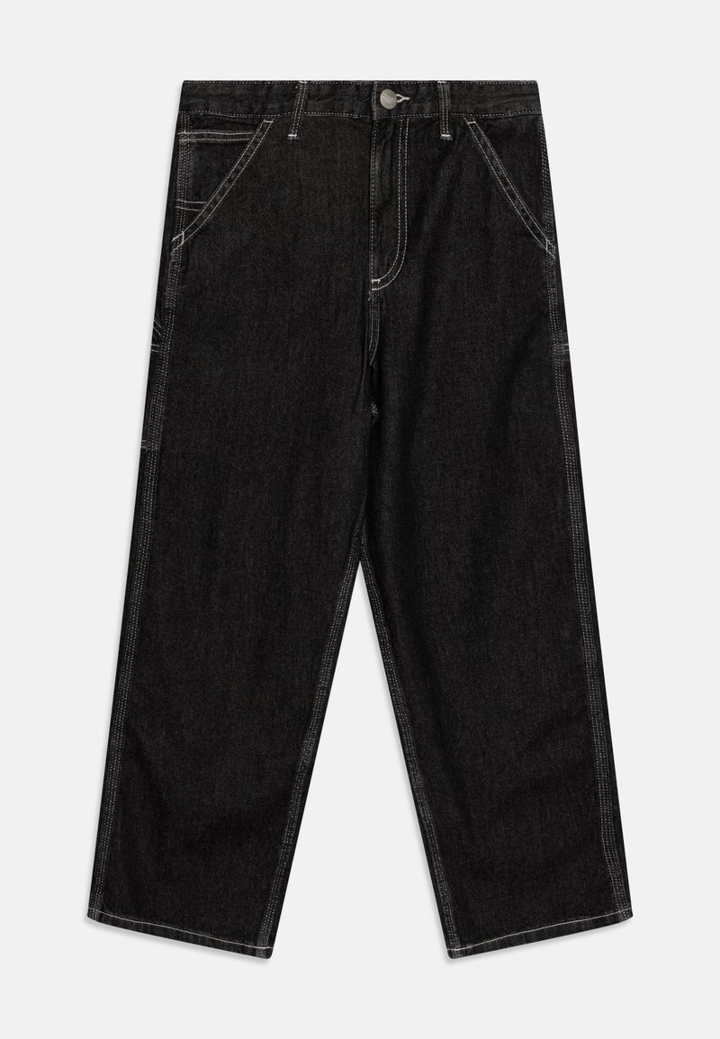 Jeans de mezclilla negra con un diseño de pierna recta, que presentan costuras blancas, bolsillos frontales y un cierre de botón en la cintura.