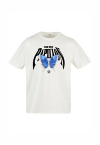 Hvid bomulds t-shirt med en blå sommerfugl grafik i midten, med teksten "CHO PAPILLON" i fede sorte bogstaver ovenfor.