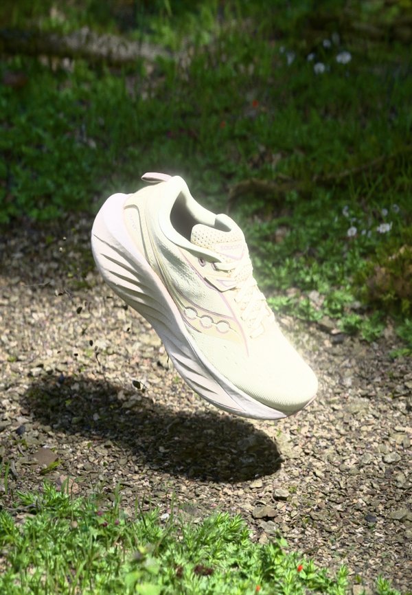 TRIUMPH 22 - Road running shoes - vanilla3