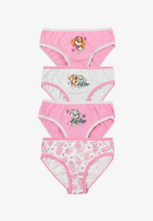 Vier Paare Kinderunterwäsche aus pinkem und grauem Stoff. Jedes Stück hat Cartoon-Hundedesigns und Pfotenabdruckmuster, mit kontrastierenden Abschlüssen.