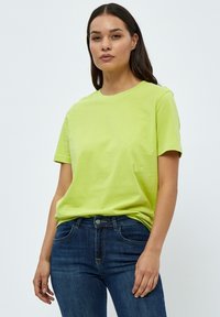 Minus MICATHY TEE - Jednoduché tričko - bright lime