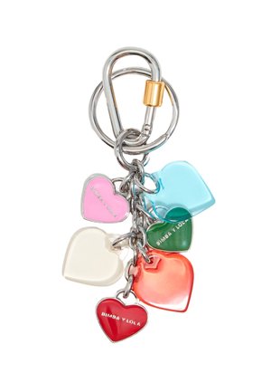 Herzförmiger Schlüsselanhänger mit fünf bunten Acryl-Anhängern in Pink, Blau, Grün, Rot und Weiß, befestigt an einem silbernen Metall-Schlüsselring mit goldenen Akzenten.
