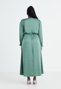 Vero Moda Curve VMCMARY ANKEL DRESS - Robe longue - dark forest