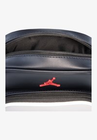 Thumbnail Image 3