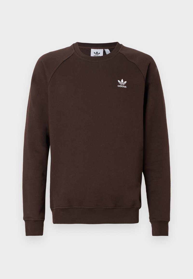 Braunes Sweatshirt aus weichem Material mit rundem Ausschnitt, gerippten Bündchen und kleinem weißem Adidas-Logo auf der Brust.