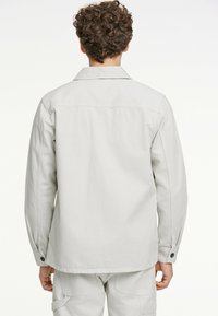 Lindbergh OVERSHIRT - Übergangsjacke - pale stone