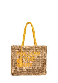 Borsa a tracolla in paglia intrecciata con testo giallo "SEGUITA IL SOLE", manico intrecciato giallo e dettaglio con nappina. Forma rettangolare con superficie strutturata.