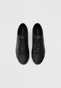 Tommy Hilfiger VULC LOW - Αθλητικά παπούτσια - triple black