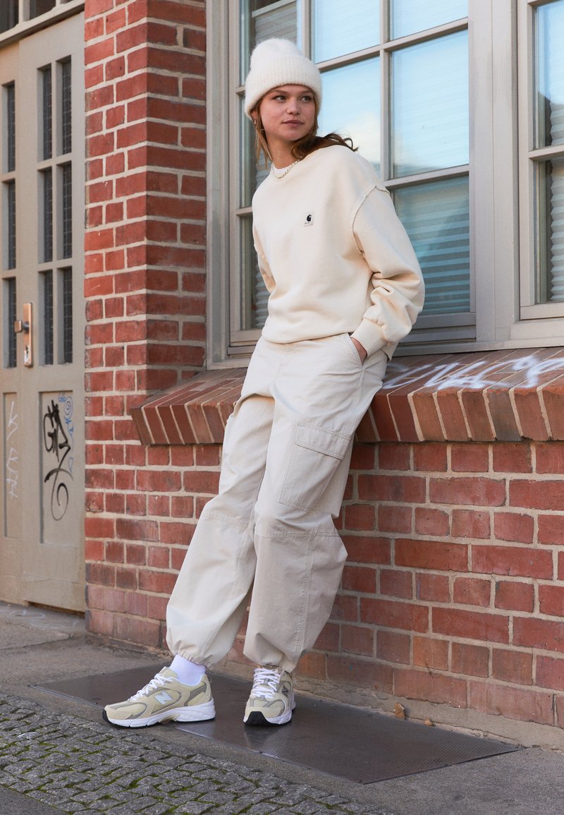 Outfit New Balance White Shoes Balance 530 Outfits With New