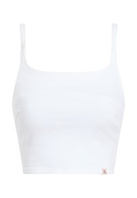 Crop top bianco in cotone con spalline sottili, scollatura quadrata e una piccola etichetta con logo sul lato. Texture liscia, design semplice e forma aderente.