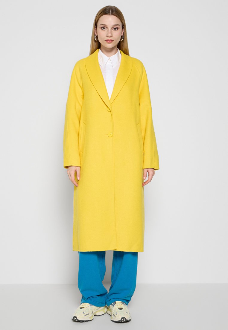 American vintage Mantel geel