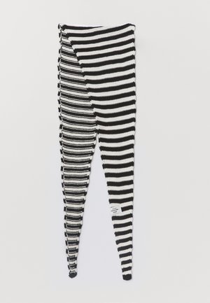 Mads Nørgaard MOMO CROCHET SCARF - Bufanda - black/vanilla ice