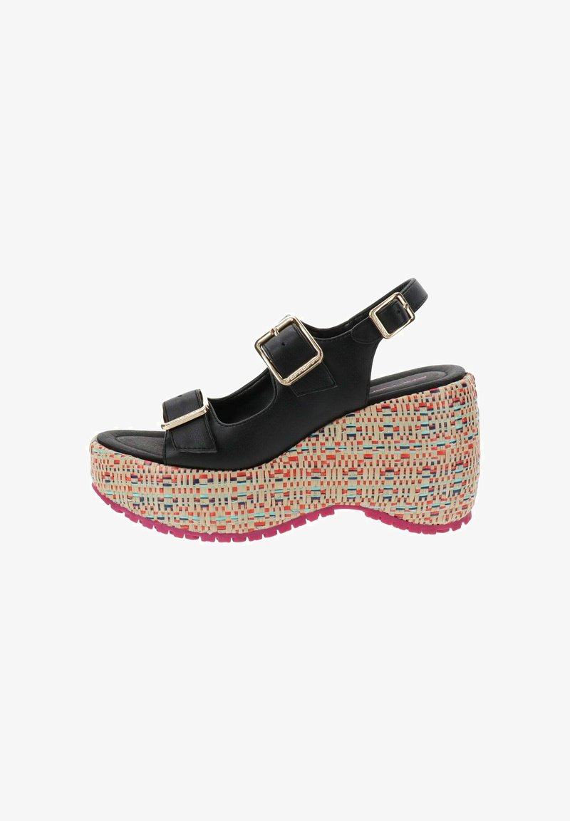 Sandali neri con piattaforma, dotati di due cinturini regolabili, una base intrecciata multicolore e una suola rosa. Le fibbie sono in metallo.