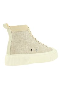 Beige High-Top-Sneaker aus strapazierfähigem Stoff mit einer strukturierten Oberfläche, leichter Gummisohle und silbernen Ösen; bietet ein flaches Schnürdesign und eine Zuglasche.