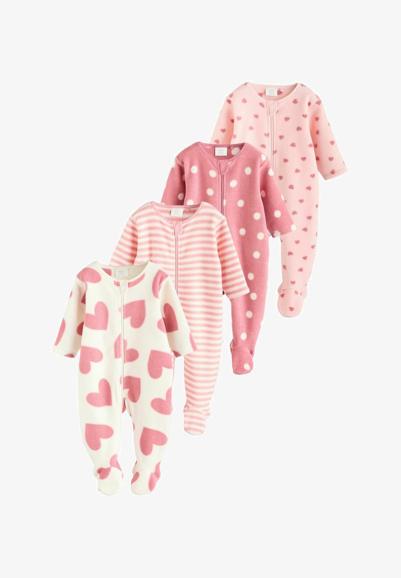 Quatre pyjamas bébé en polaire douce, rose et blanc, chacun avec un motif différent : cœurs, rayures, pois et petits cœurs.