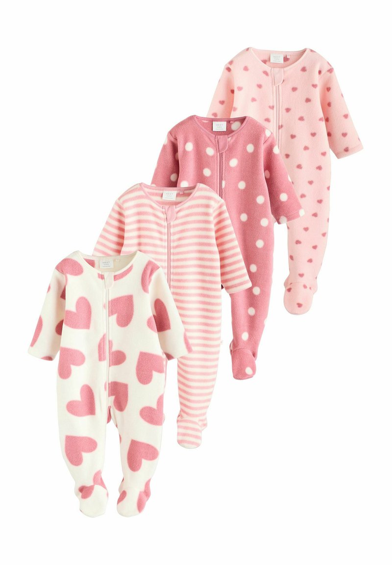 Quatre pyjamas pour bébés en polaire rose : un avec des motifs en cœur, un avec des rayures, et deux avec des pois, tous dotés de fermetures éclair et de pieds.