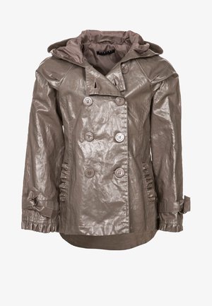 Veste croisée kaki avec une texture brillante et froissée, de gros boutons, des accents froncés aux manches et une capuche amovible.