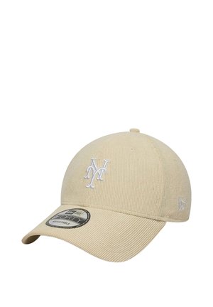 Gorra de béisbol de pana beige con una visera curva y un logotipo "NY" blanco bordado en el frente.