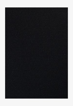 Tejido de punto negro con una superficie texturizada, que presenta líneas verticales que recorren de manera constante todo el material.