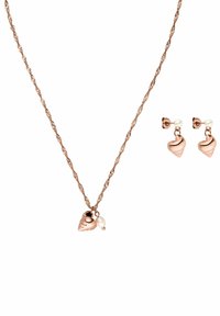 Roze goud ketting met gedraaid schakeltje, met een schelpvormige hanger en parelaccent; bijpassende schelpvormige studoorbellen inbegrepen.