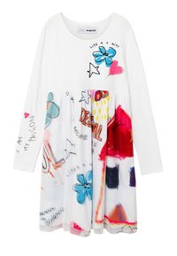 Robe blanche à manches longues avec des motifs colorés de style graffiti, comprenant des fleurs bleues, des cœurs roses, des étoiles et des textes tels que "La vie est un cadeau" et "Je suis ma passion".