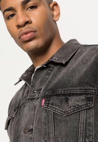 Levi's® TRUCKER JACKET - Casaco de ganga - round midnight trucker